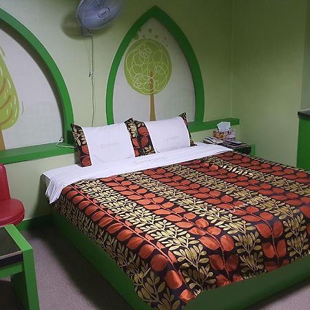 Motel Iu Чханвон Екстер'єр фото