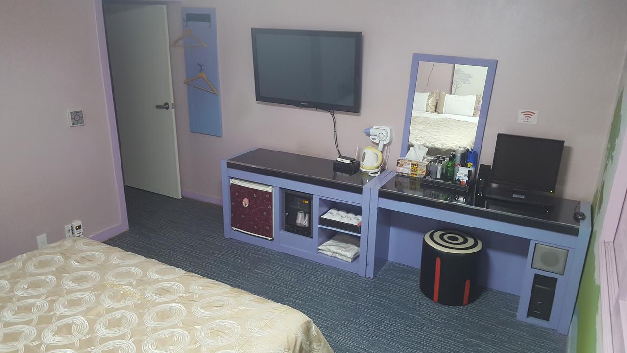 Motel Iu Чханвон Екстер'єр фото