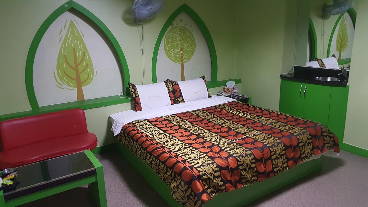 Motel Iu Чханвон Екстер'єр фото