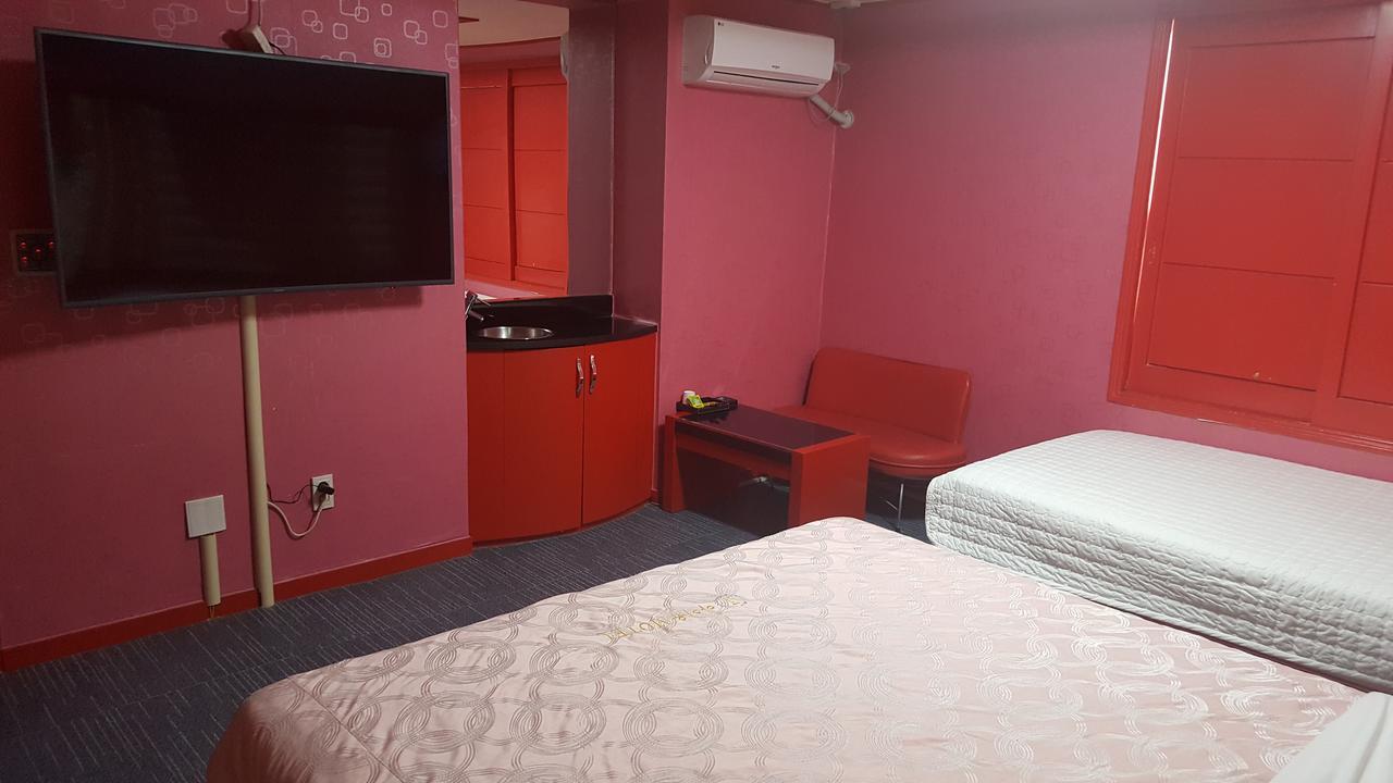 Motel Iu Чханвон Екстер'єр фото